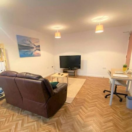 The Onyx Suite - 1 Bed Apartment W/ Free Parking Κάρντιφ Εξωτερικό φωτογραφία