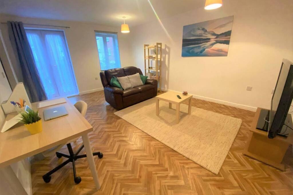 The Onyx Suite - 1 Bed Apartment W/ Free Parking Κάρντιφ Εξωτερικό φωτογραφία